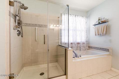 4 Rosewood Court Lakewood NJ 08701