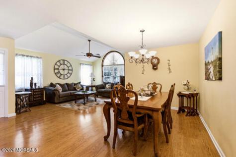 4 Rosewood Court Lakewood NJ 08701