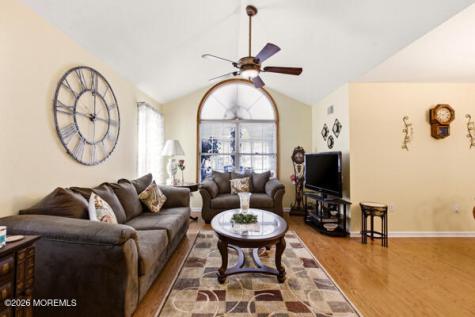 4 Rosewood Court Lakewood NJ 08701