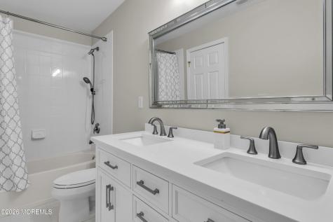 10 Bermet Court Tinton Falls NJ 07724
