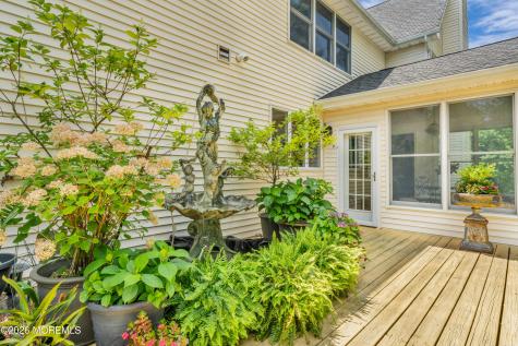 10 Bermet Court Tinton Falls NJ 07724