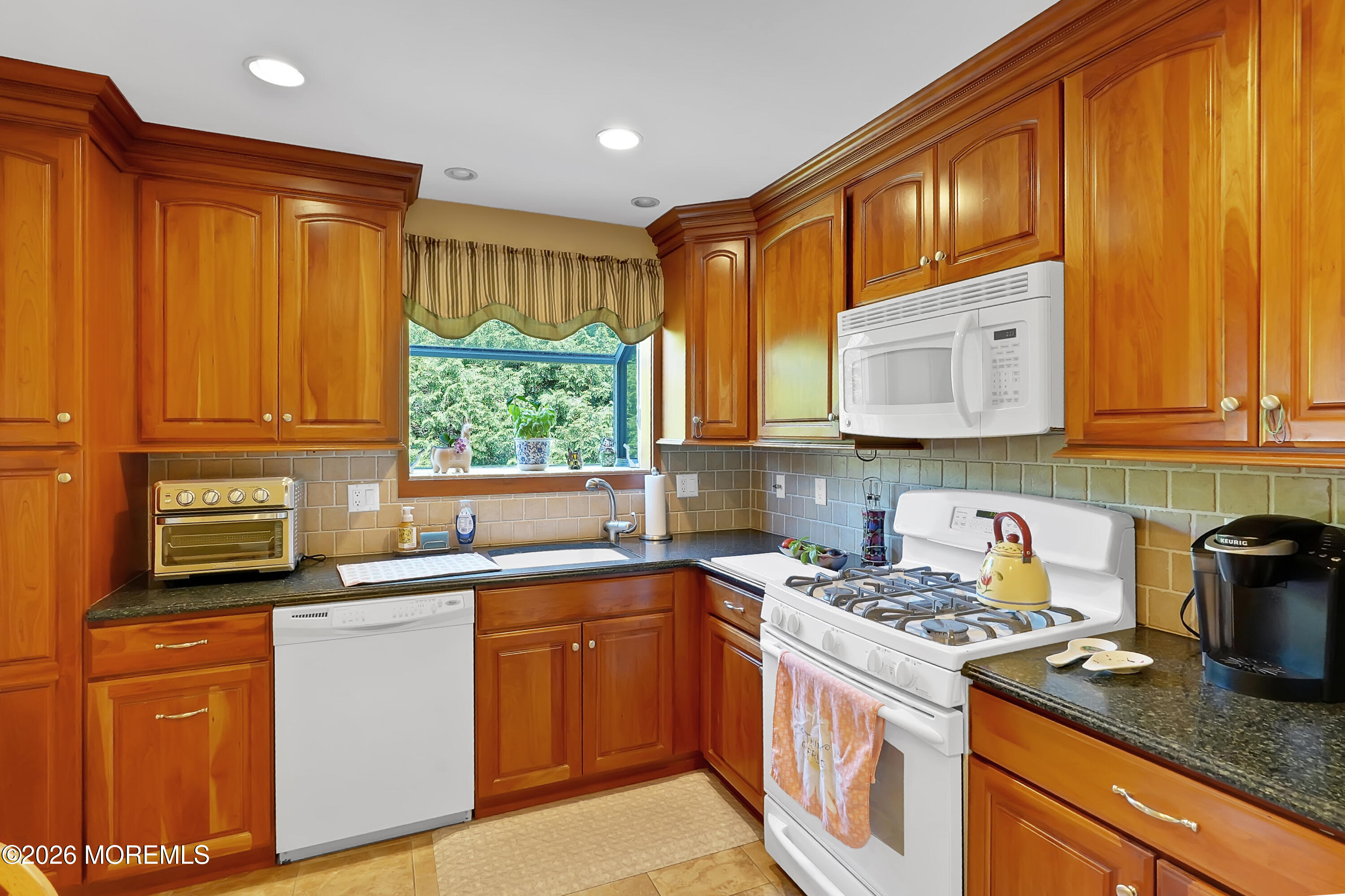 27 Sefton Circle Piscataway Twp NJ 08854