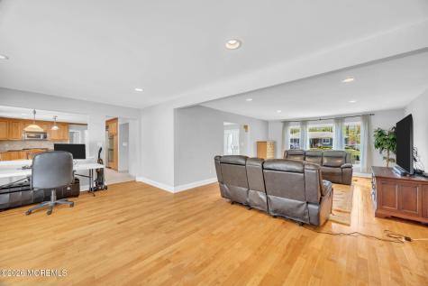 8 Glendale Drive Manalapan NJ 07726