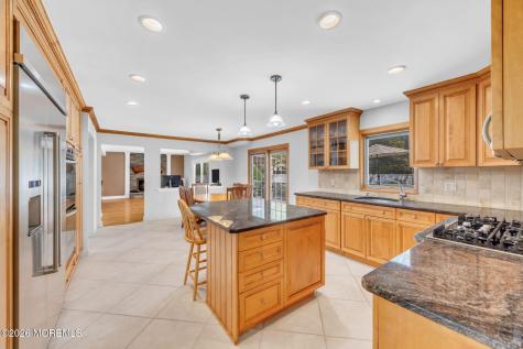 8 Glendale Drive Manalapan NJ 07726