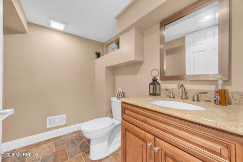 8 Glendale Drive Manalapan NJ 07726