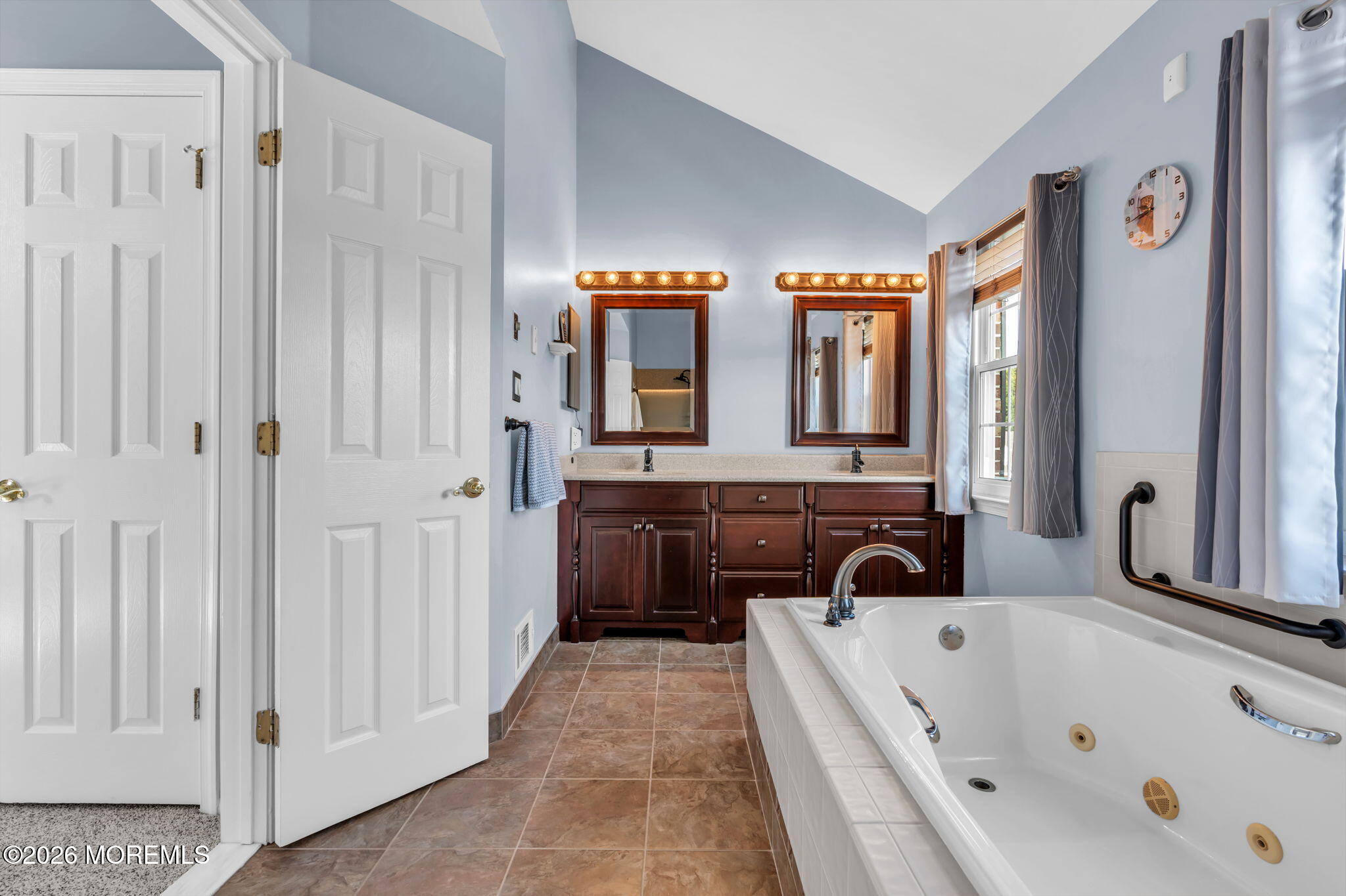 4 Hickory Circle Barnegat NJ 08005