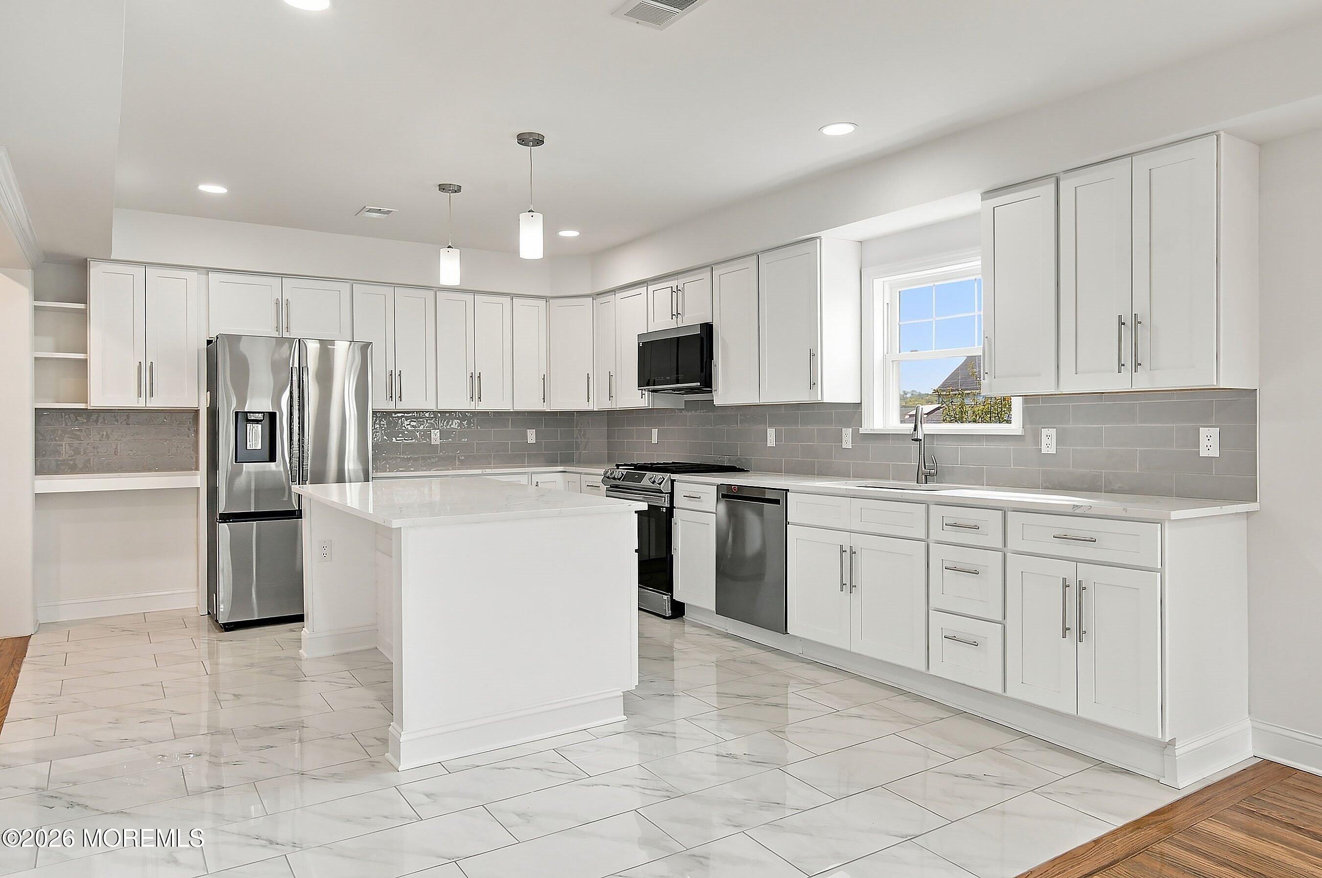 35 Hamilton Avenue Leonardo NJ 07737
