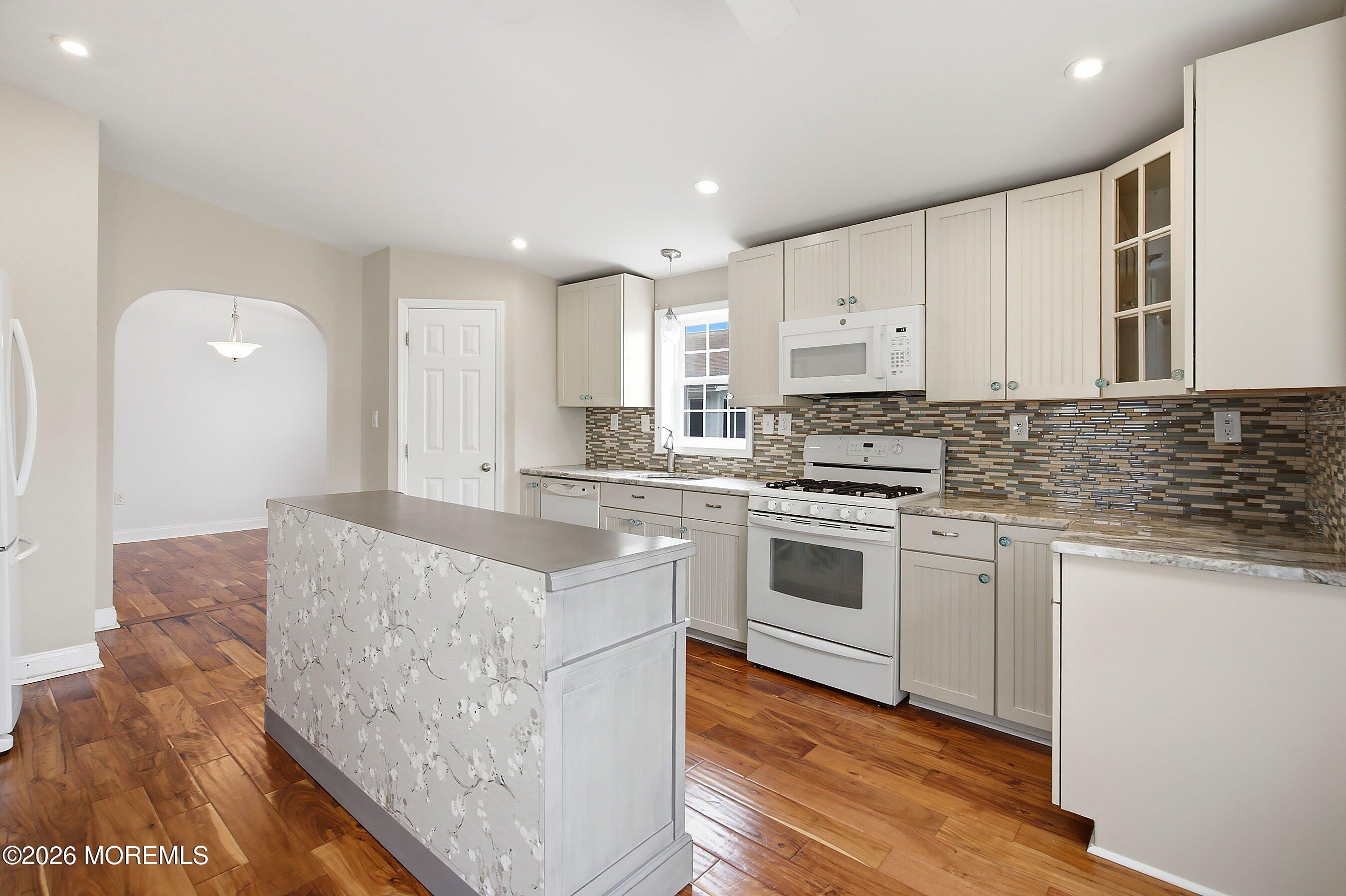 9 Rocky Hill Road Manahawkin NJ 08050