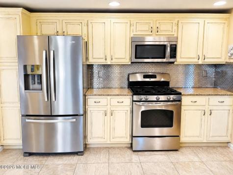 1042B Canterbury Drive Manchester NJ 08759