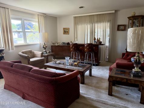 16 Franklin Lane Whiting NJ 08759