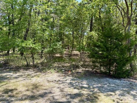 16 Franklin Lane Whiting NJ 08759