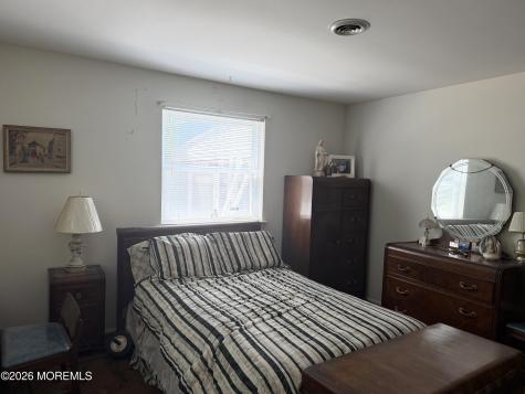 16 Franklin Lane Whiting NJ 08759