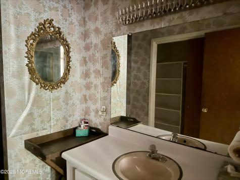 16 Franklin Lane Whiting NJ 08759