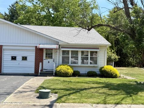 16 Franklin Lane Whiting NJ 08759