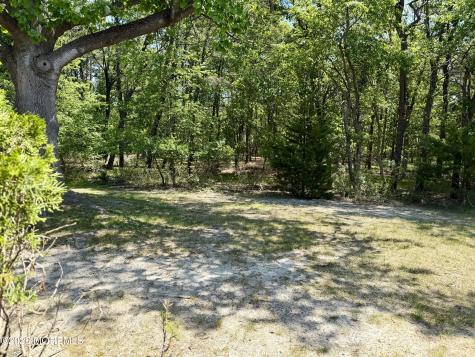 16 Franklin Lane Whiting NJ 08759