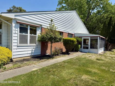 16 Franklin Lane Whiting NJ 08759