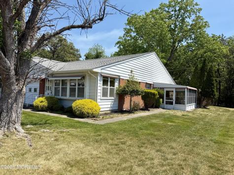 16 Franklin Lane Whiting NJ 08759