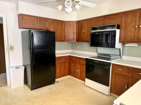 16 Franklin Lane Whiting NJ 08759