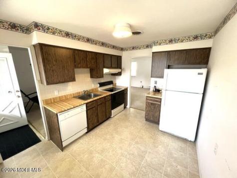 14 Berry Hill Road Whiting NJ 08759
