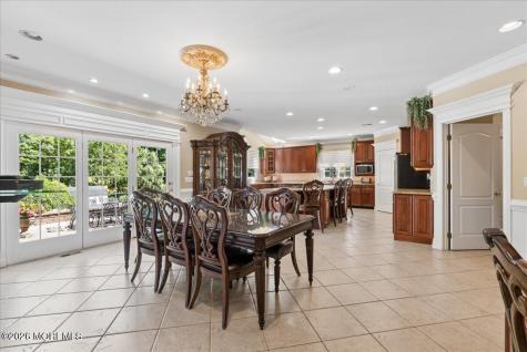 828 Dancer Lane Manalapan NJ 07726