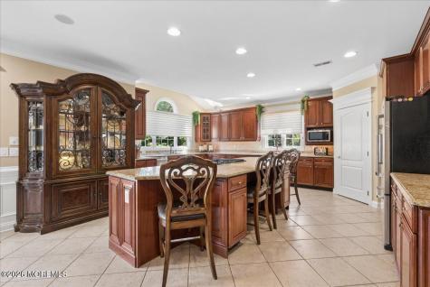 828 Dancer Lane Manalapan NJ 07726