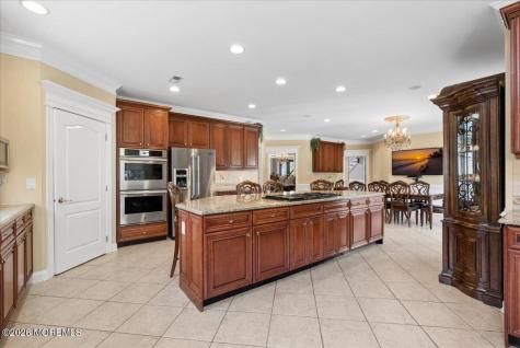 828 Dancer Lane Manalapan NJ 07726