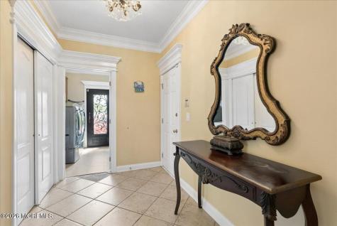 828 Dancer Lane Manalapan NJ 07726