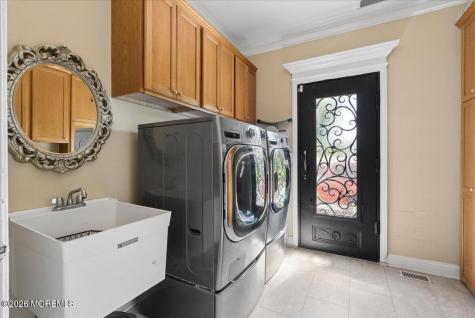 828 Dancer Lane Manalapan NJ 07726