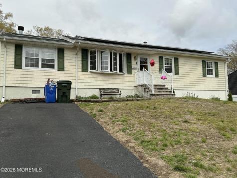 20 Nottingham Drive Howell NJ 07731