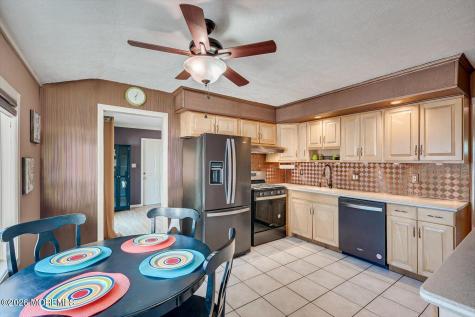 55 Kierst Street Parlin NJ 08859