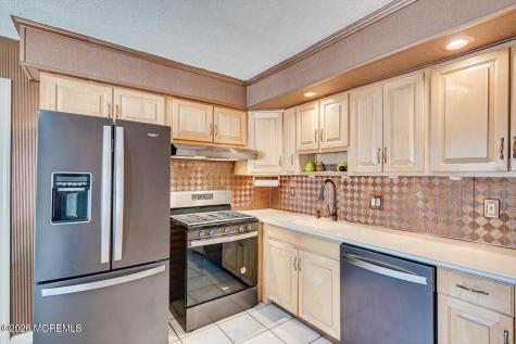 55 Kierst Street Parlin NJ 08859