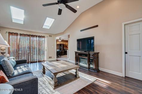 55 Kierst Street Parlin NJ 08859