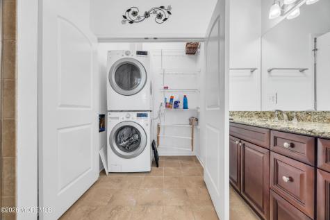 30 Abbey Road Tinton Falls NJ 07753