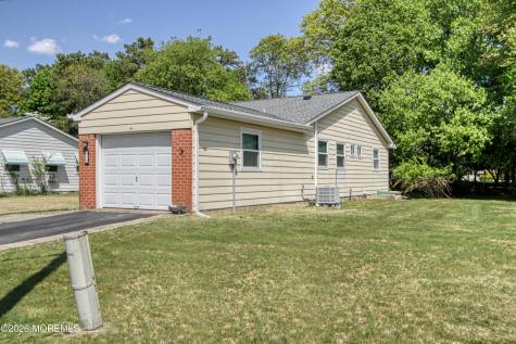 16 Hudson Parkway Whiting NJ 08759