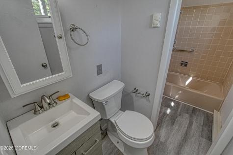 16 Hudson Parkway Whiting NJ 08759