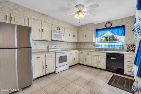 815B Liverpool Circle Manchester NJ 08759