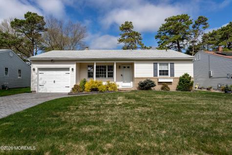 13 Nostrand Drive Toms River NJ 08757