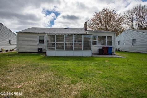 13 Nostrand Drive Toms River NJ 08757