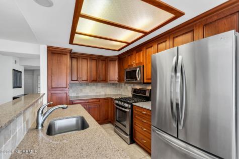 1013B Buckingham Drive Manchester NJ 08759