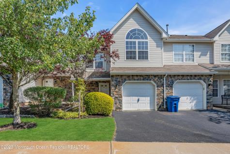 40 Maywood Run Tinton Falls NJ 07753