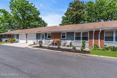 390 Picardy Court Lakewood NJ 08701