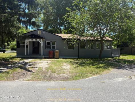 134 Red Bank Avenue Bayville NJ 08721