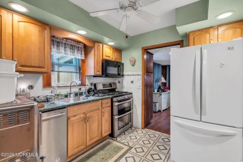 145 Cable Avenue Beachwood NJ 08722