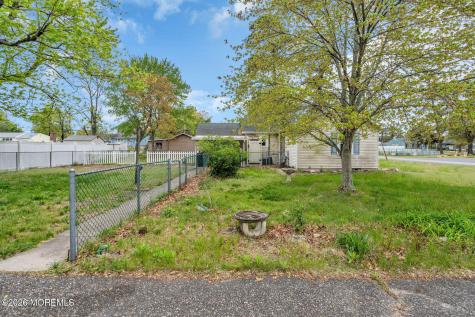 145 Cable Avenue Beachwood NJ 08722