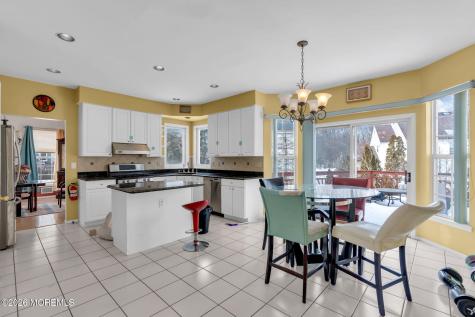 18 Lysbeth Lane Matawan NJ 07747