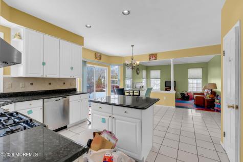 18 Lysbeth Lane Matawan NJ 07747