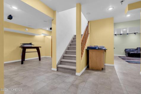 18 Lysbeth Lane Matawan NJ 07747