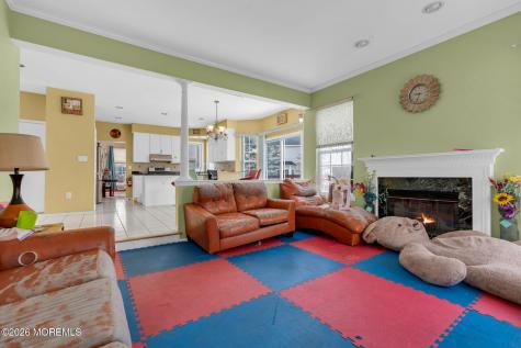 18 Lysbeth Lane Matawan NJ 07747
