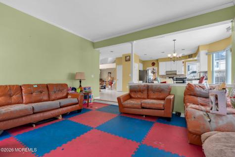 18 Lysbeth Lane Matawan NJ 07747