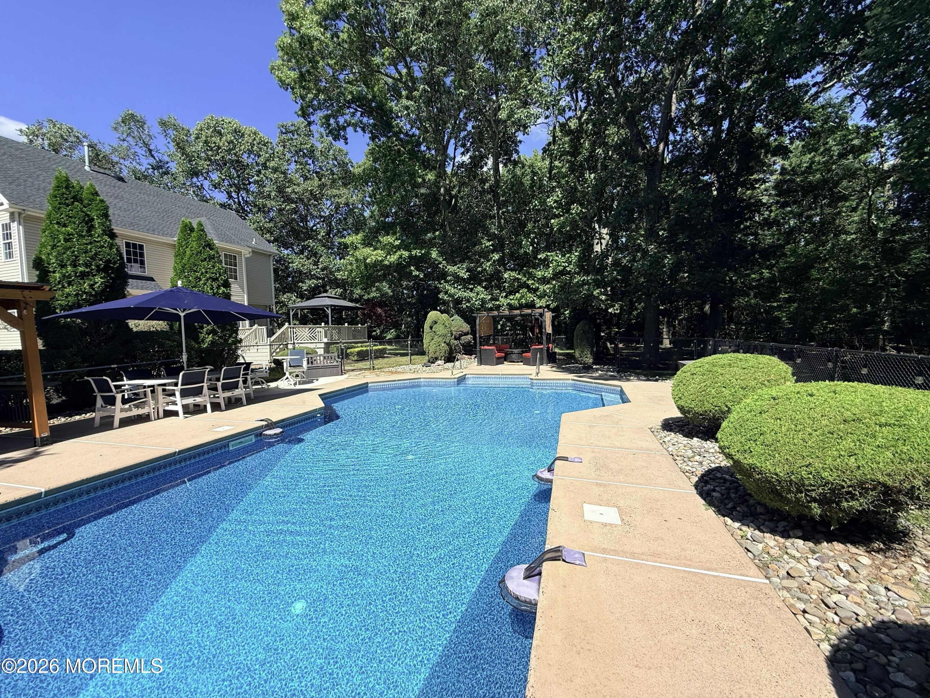 4 Brittany Lane Jackson NJ 08527